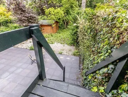 Bright Ground-floor With Garden Apartment *