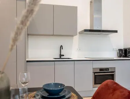 Bright Ground-floor With Garden *