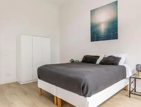 Bright Ground-floor With Garden アパート ロッテルダム