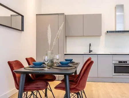 Bright Ground-floor With Garden *