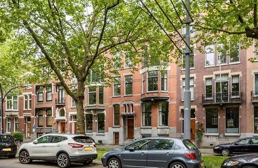 Bright Ground-floor With Garden Apartman