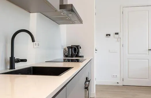 Bright Ground-floor With Garden * Rotterdam