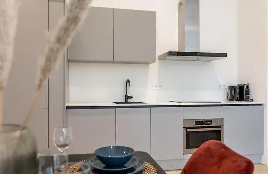 Bright Ground-floor With Garden *