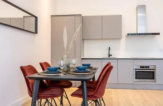 Bright Ground-floor With Garden *